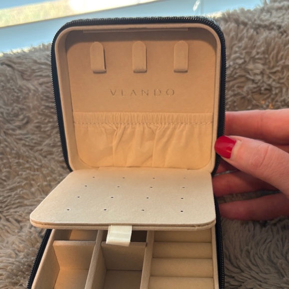 Jewelry Organizer Box (w/FREE gift!) - Picture 1 of 3